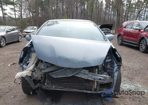 2010 Honda Fit Sport z USA, uszkodzony, nr VIN JHMGE8H42AC025552